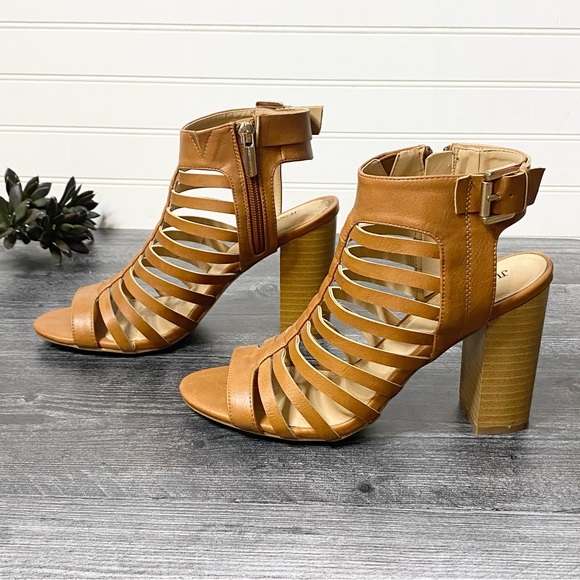 JustFab Beja Gladiator Heels - Picture 2 of 15